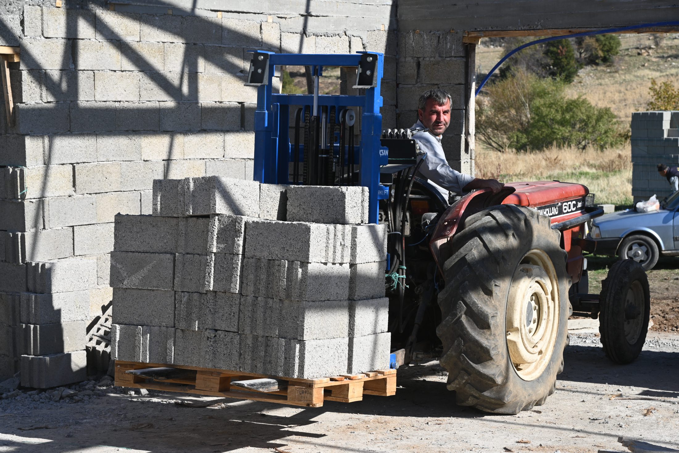 13 11 2025 Yesilkoy Sosyal Tesis Malzeme Destegi (2)