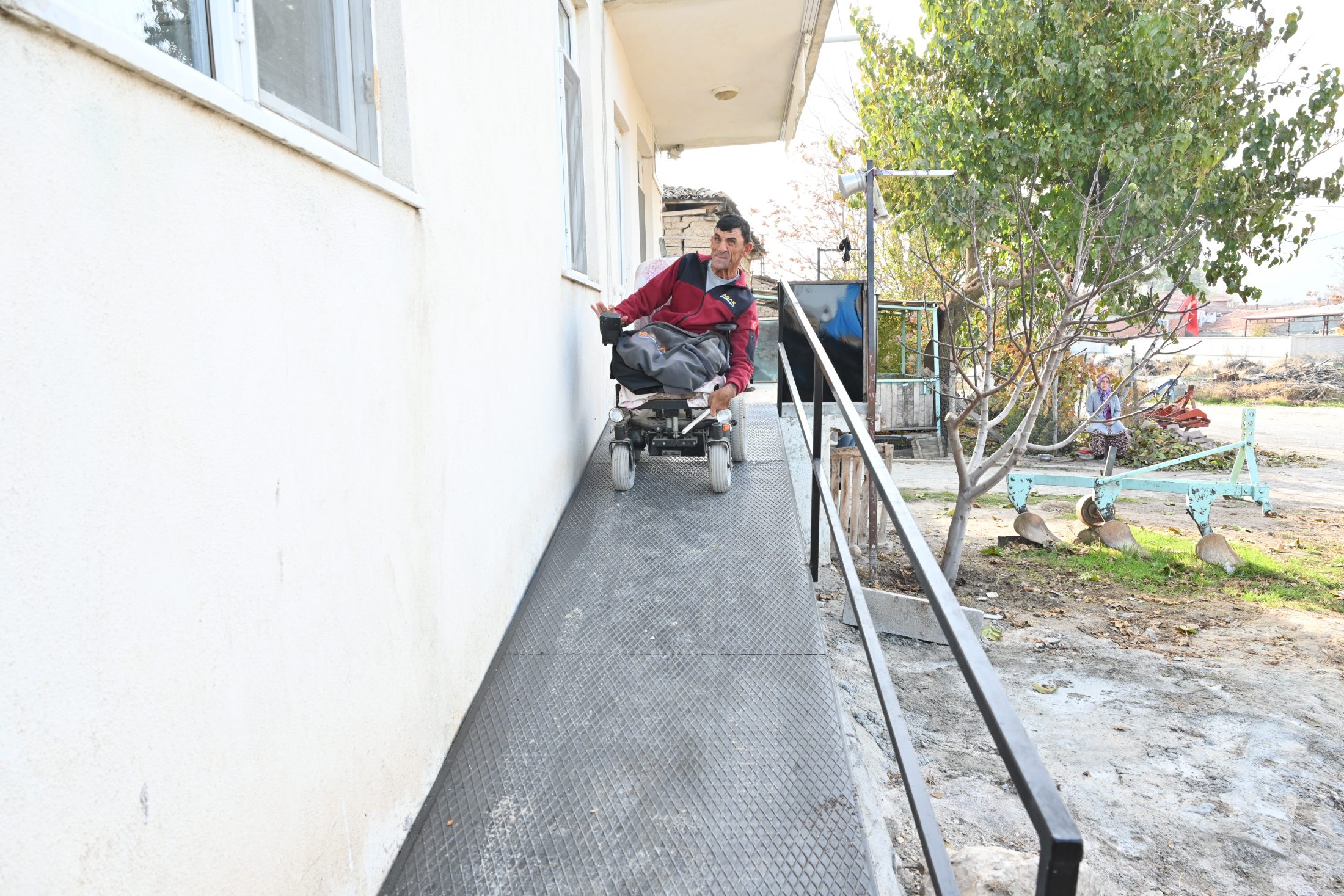 21 11 2025 Bozanonu Koyu Arif Yıldirim Engelli Rampasi (5)