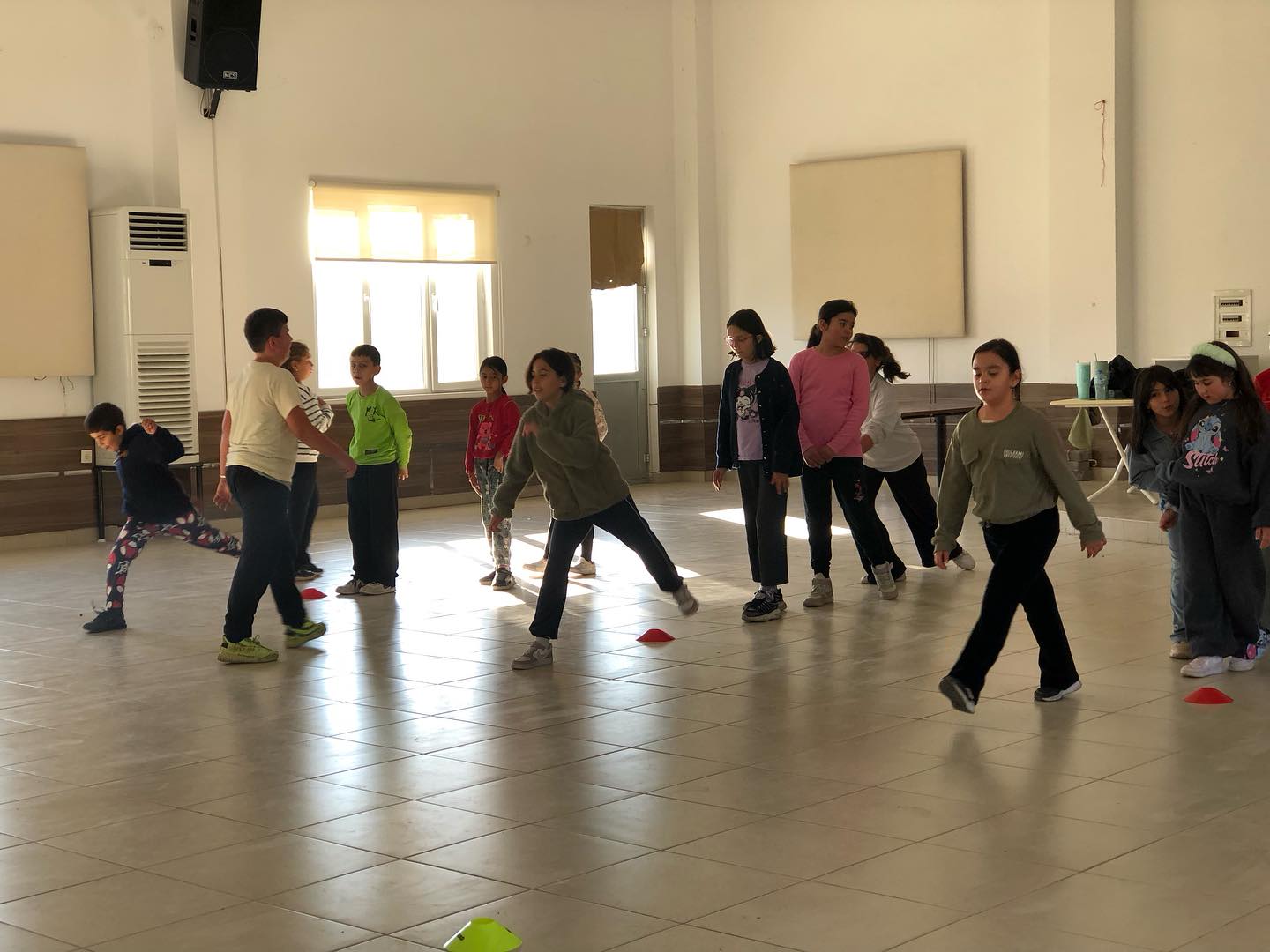 582221158 18030752381735603 8257842849589587264 N