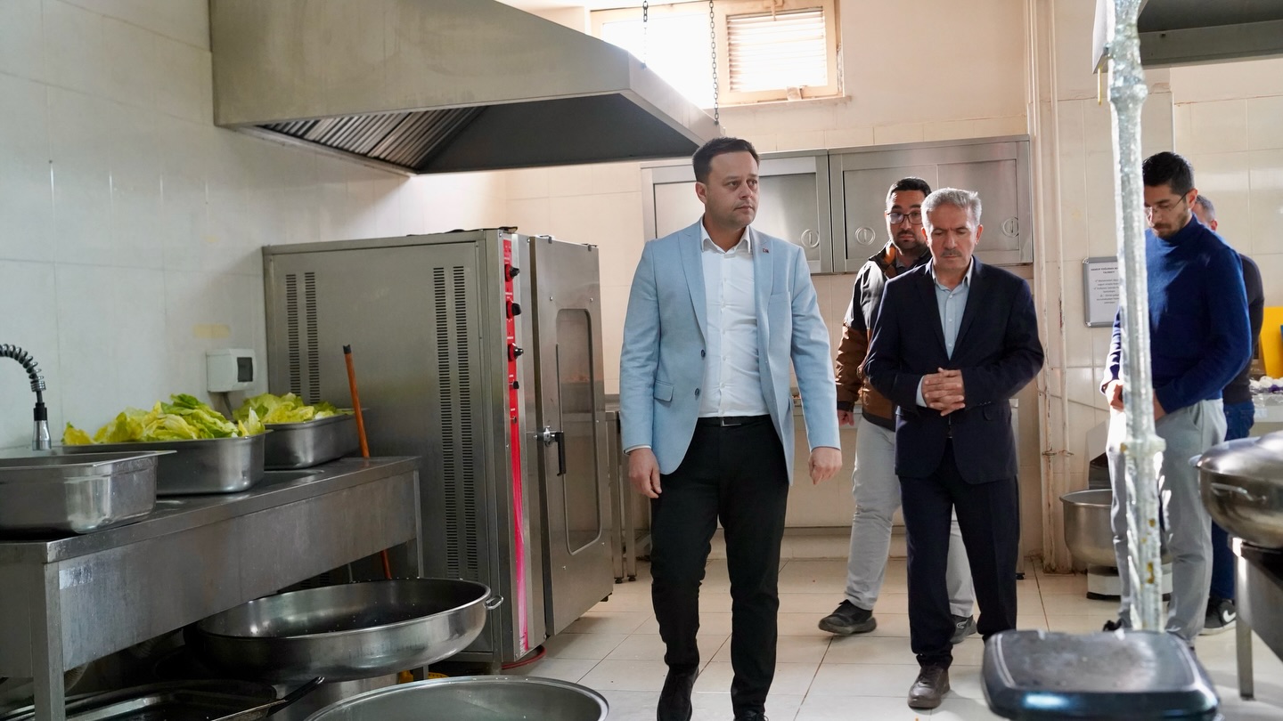 583827732 18304139131270693 2742093924708229679 N