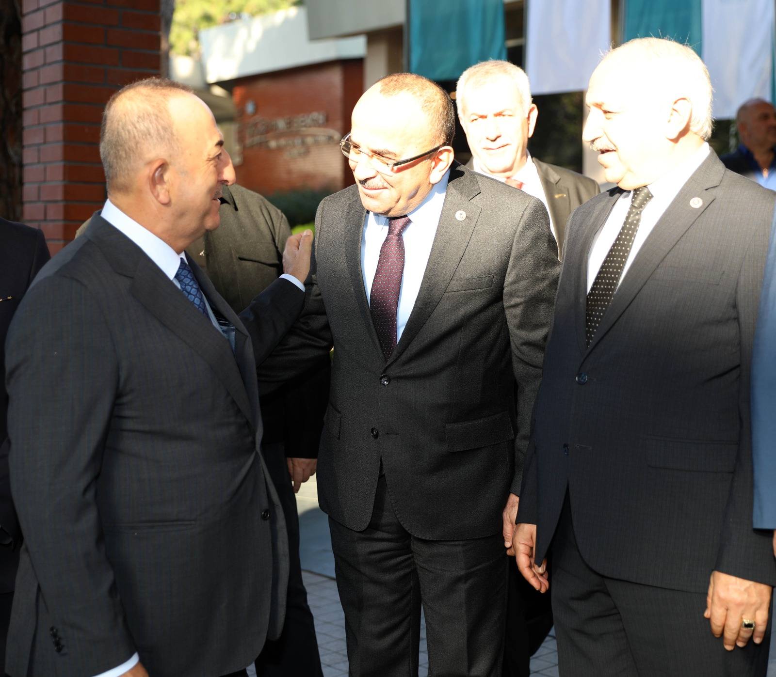 586286291 1891762214708814 8104170614315400393 N