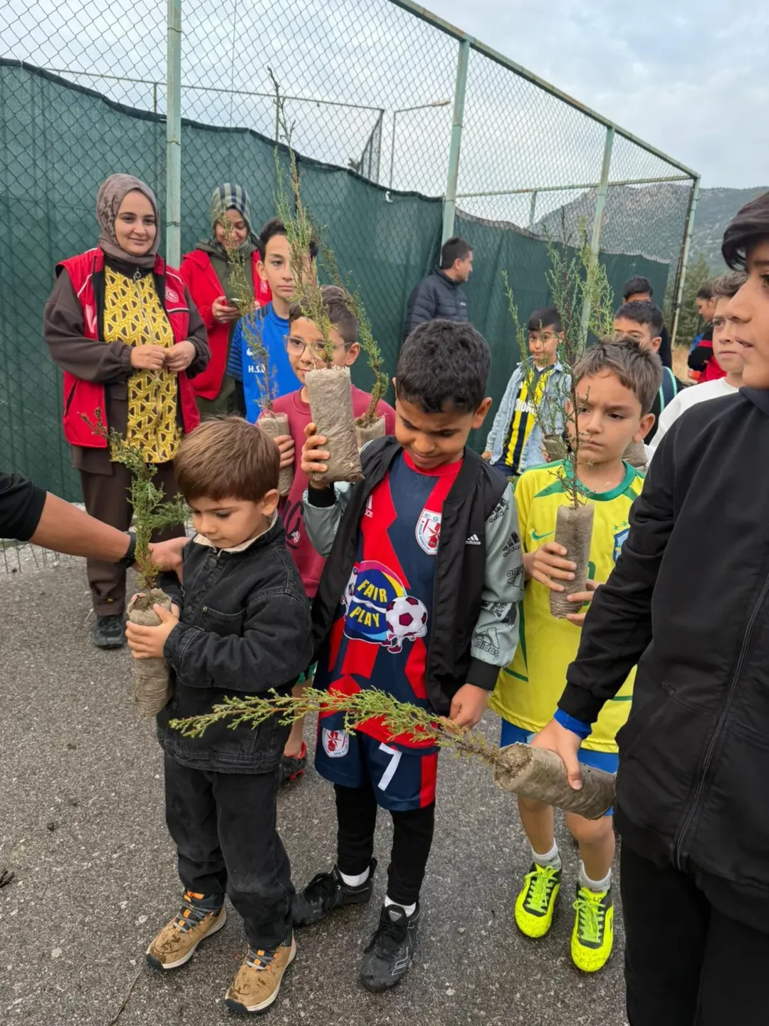 Bucak’ta Atatürk’ü Anma Programı Kapsamında Fidan Dağıtımı Ve Dikimi Yapıldı ✅Yeşil Vatan Benim