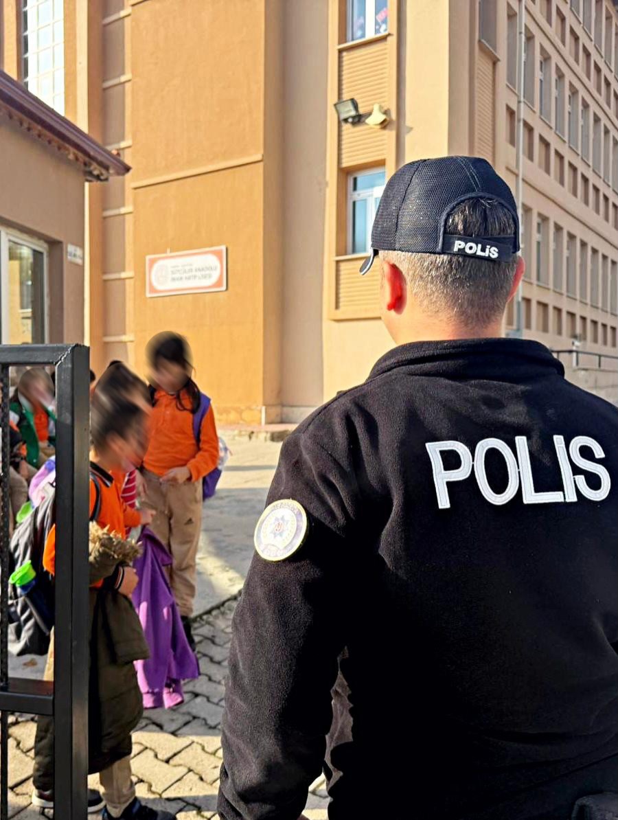 🚔 Çocuk Ve Gençleri̇n Korunmasina Yöneli̇k Okul Çevreleri̇ İle Servi̇s Araçlari Deneti̇m Uygulamasi-1