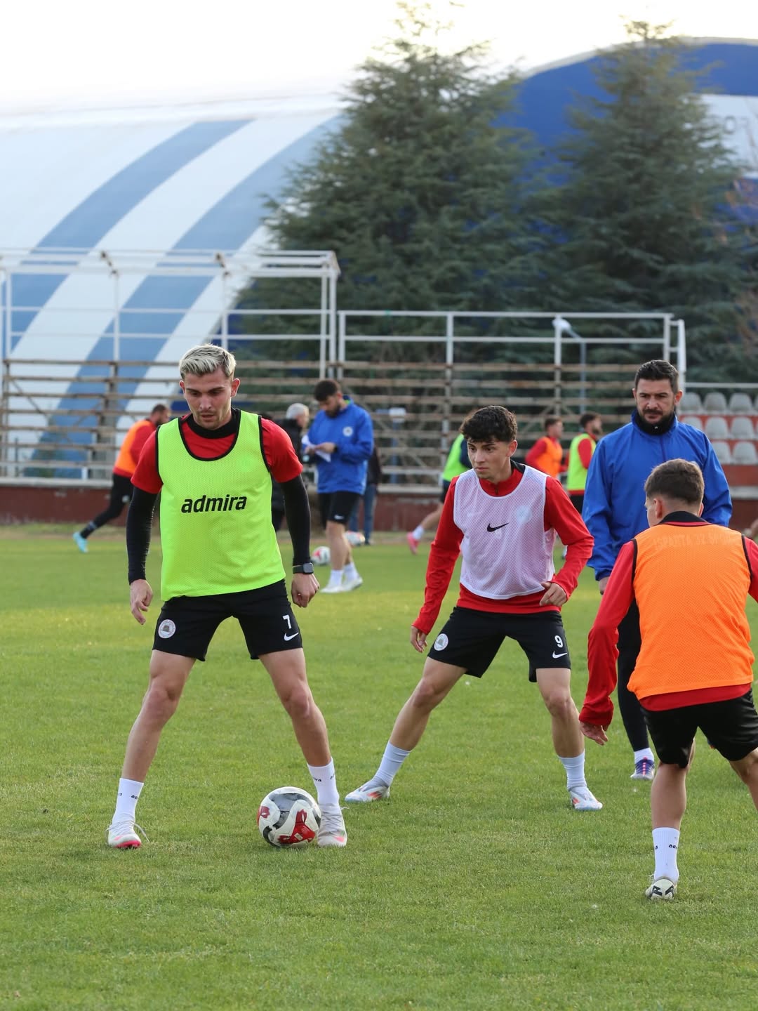 Günün Antrenmanından Kareler 📸💚💖Takımımız, Teknik Direktörümüz Şaban Yıldırım Yönetiminde Üni (3)