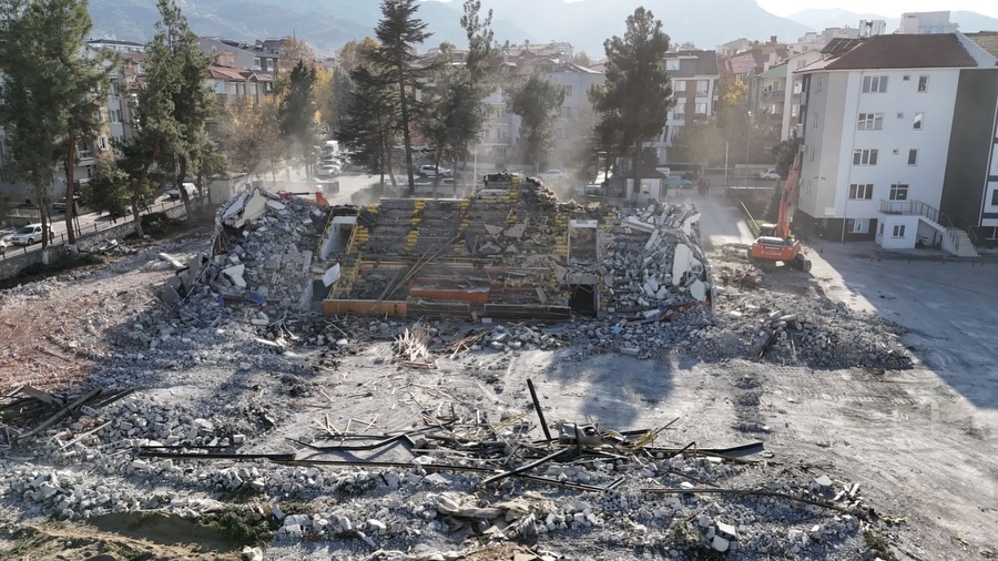 Hoşça Kal 6 Mart Spor Salonu…Yıllarca Sayısız Müsabakaya, Şampiyonaya Ve Sporcunun Emeğine Tanık (1)