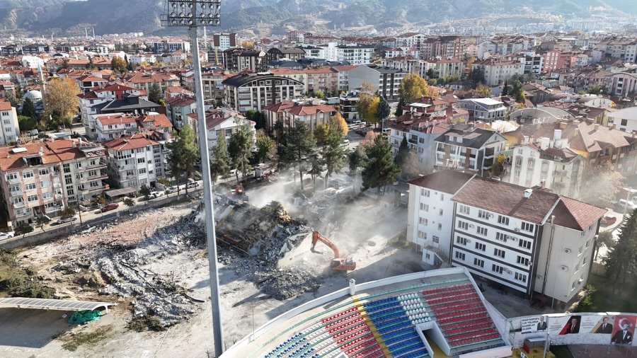 Hoşça Kal 6 Mart Spor Salonu…Yıllarca Sayısız Müsabakaya, Şampiyonaya Ve Sporcunun Emeğine Tanık (3)