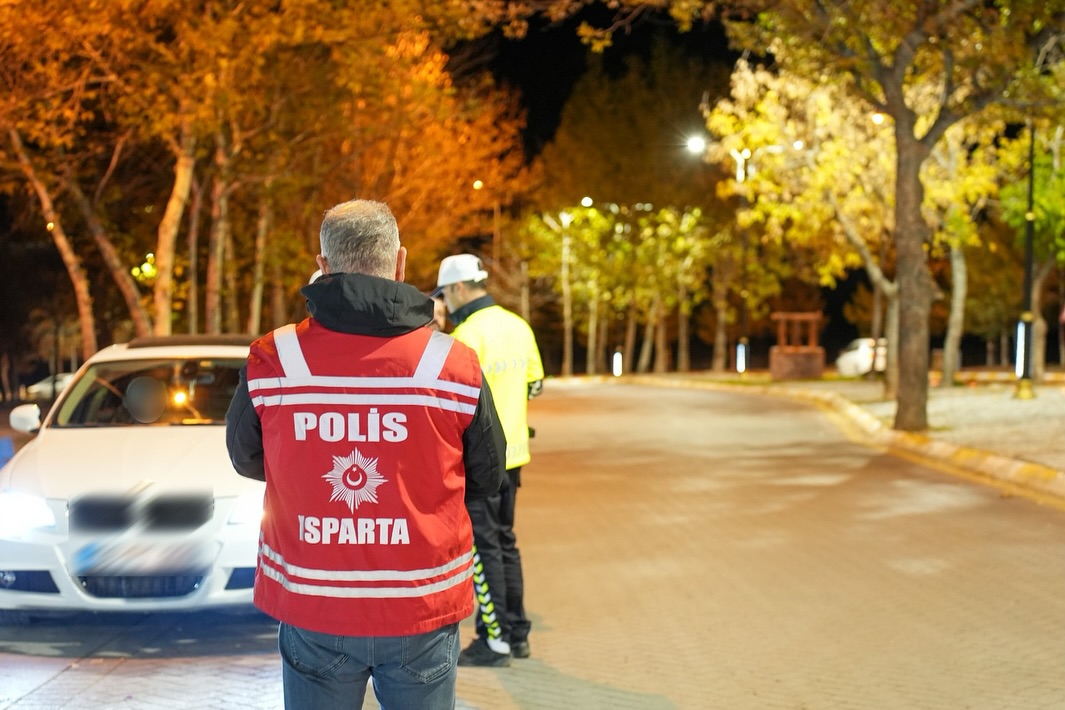 🚔 Park, Bahçe Ve Mesi̇re Alanlari Uygulamasi 🚔🗓 14.11.2025 Tarihinde 21.15 – 22.00 Saatleri Ar