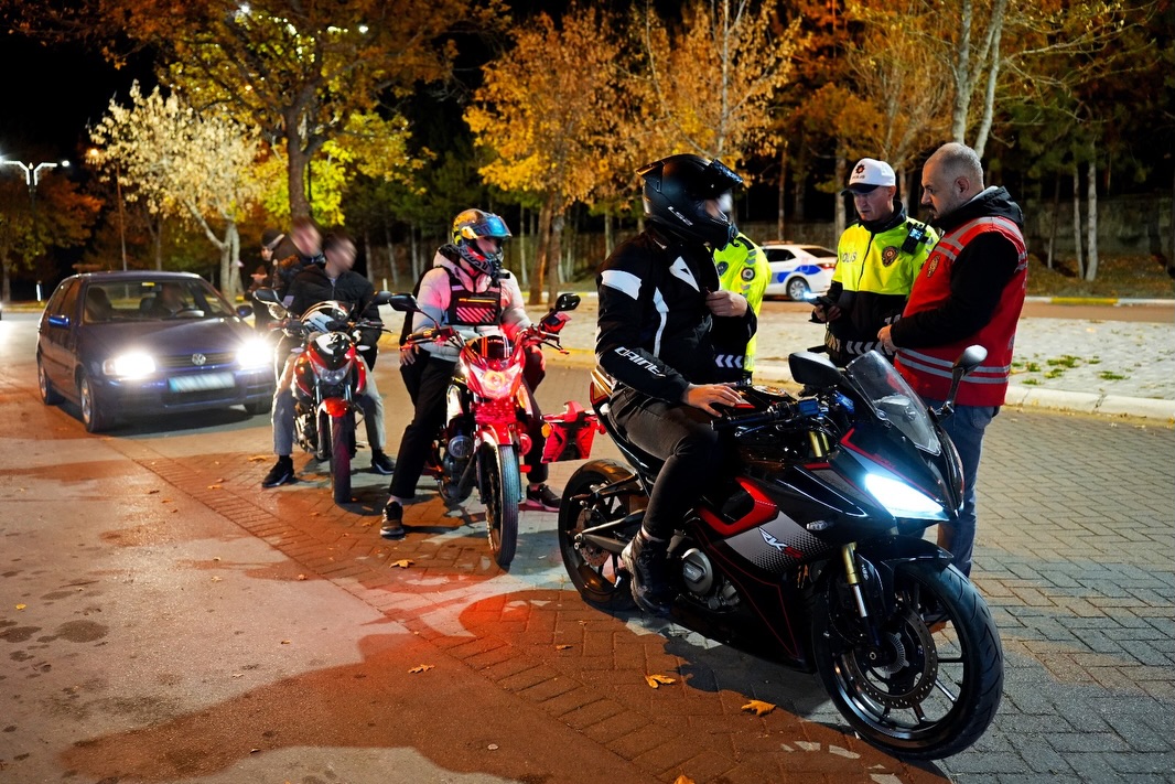 🚔 Park, Bahçe Ve Mesi̇re Alanlari Uygulamasi 🚔🗓 22.11.2025 Tarihinde 21.15 – 22.00 Saatleri Ar (1)