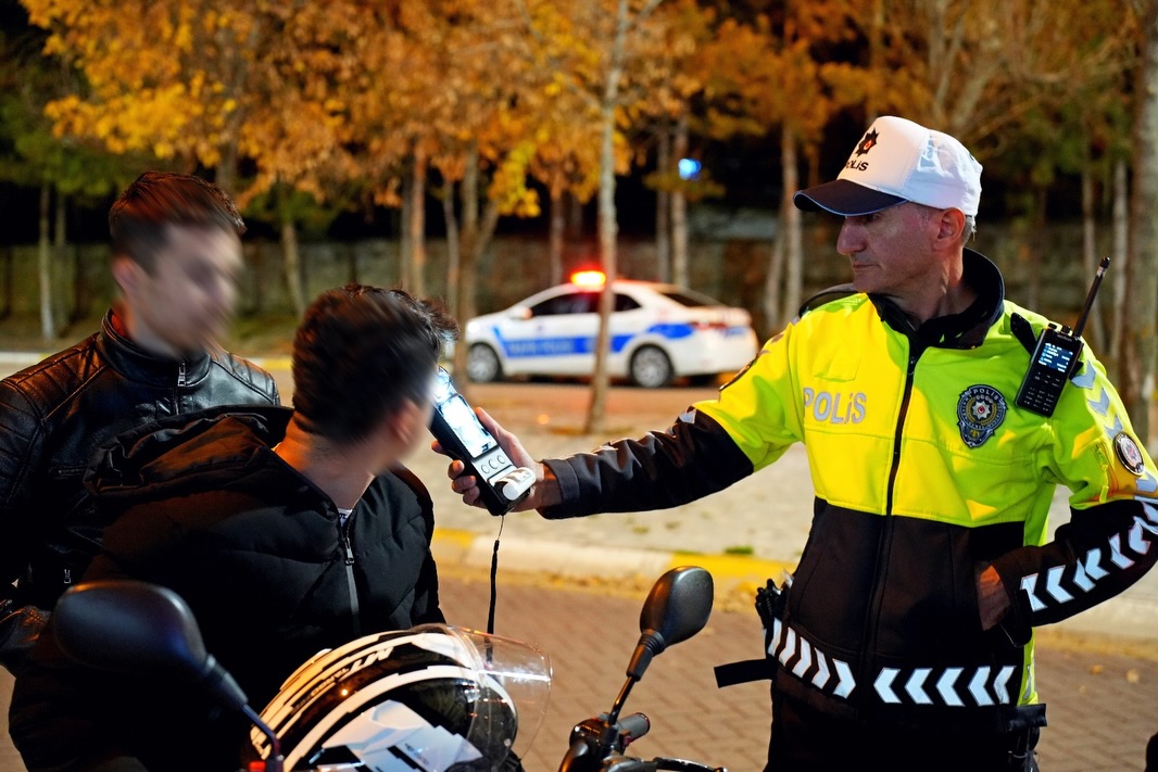 🚔 Park, Bahçe Ve Mesi̇re Alanlari Uygulamasi 🚔🗓 22.11.2025 Tarihinde 21.15 – 22.00 Saatleri Ar (2)