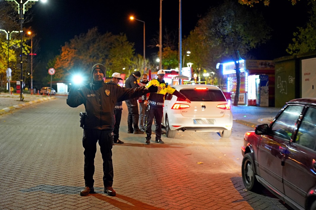 🚔 Park, Bahçe Ve Mesi̇re Alanlari Uygulamasi 🚔🗓 22.11.2025 Tarihinde 21.15 – 22.00 Saatleri Ar