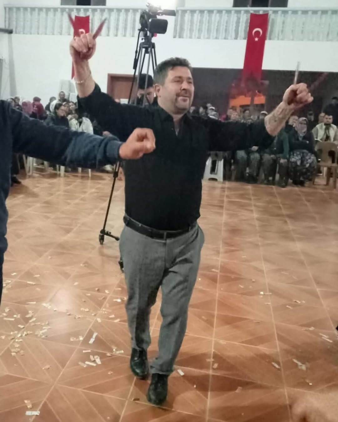 Şehit Acısının Yaşandığı Gün Chp’li İsimlerden Tepki Çeken Görüntülermilli Savunma Bakanlığı, Az