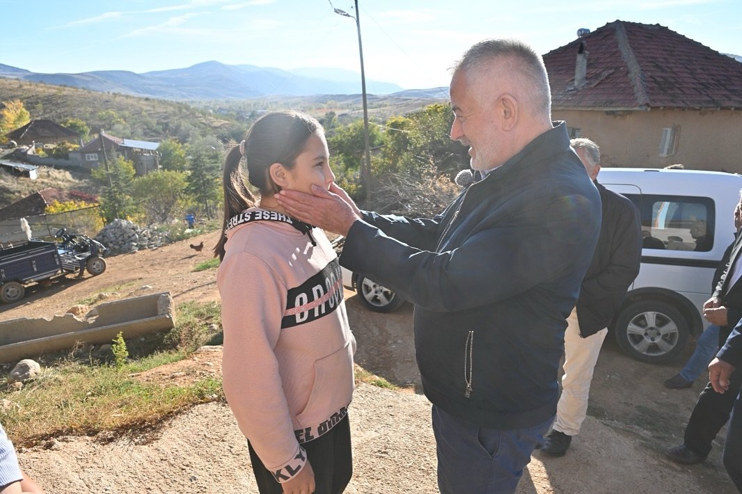 Yaklaşık 4 Yıl Önce Yalvaç Mısırlı Köyümüzde Torunlarıyla Yaşayan Şakir Yıldız Amcamıza Bir Ev I (1)