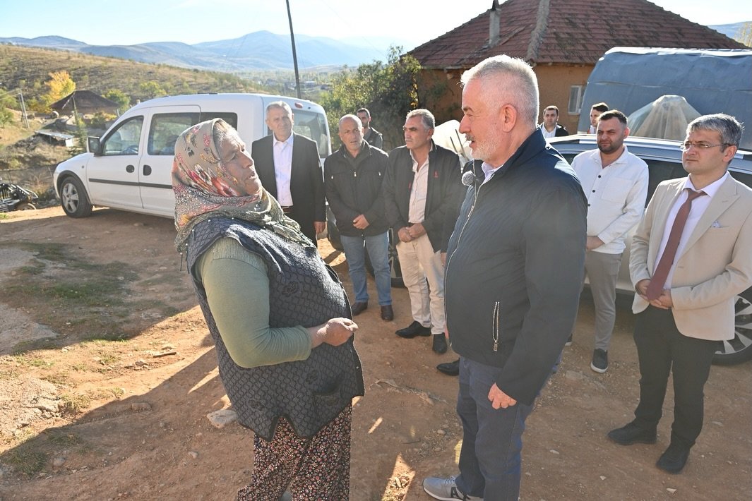 Yaklaşık 4 Yıl Önce Yalvaç Mısırlı Köyümüzde Torunlarıyla Yaşayan Şakir Yıldız Amcamıza Bir Ev I