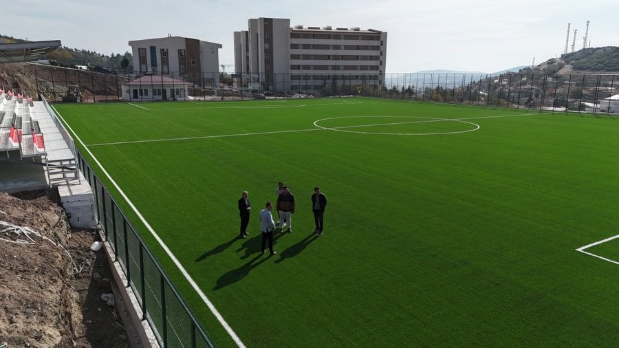 🌱⚽Yapımı Tamamlanan Keçiborlu Nizami Sentetik Çim Sahayı Yerinde Incelemelerde Bulunan İl Müdür (2)