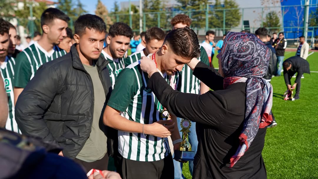 ⚽ Yurt Lig Futbol İl Birinciliği Sona Erdi!Yurtlarımızda Barınan Öğrencilerimizden Oluşturulan T (6)