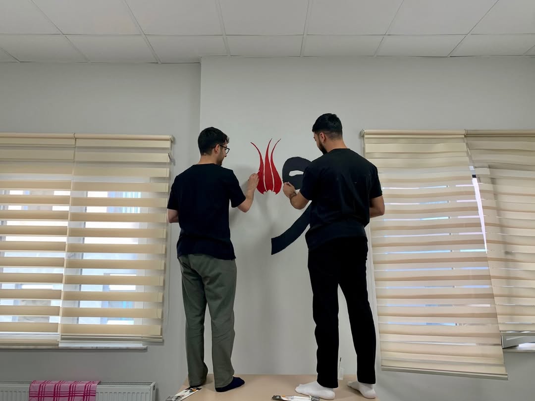 📚 Yurtlarımızda Sanat Devam Ediyor!Yurt Müdürlüğümüzde Öğrencilerimizin De Katkılarıyla Hat Kur