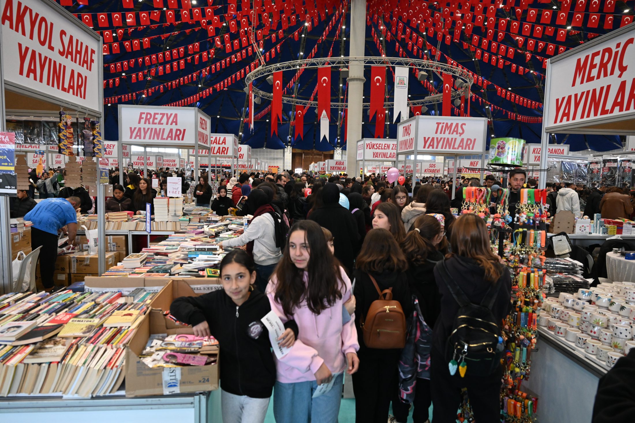 12 12 2025 8. Isparta Kitap Fuari Acilis (8)