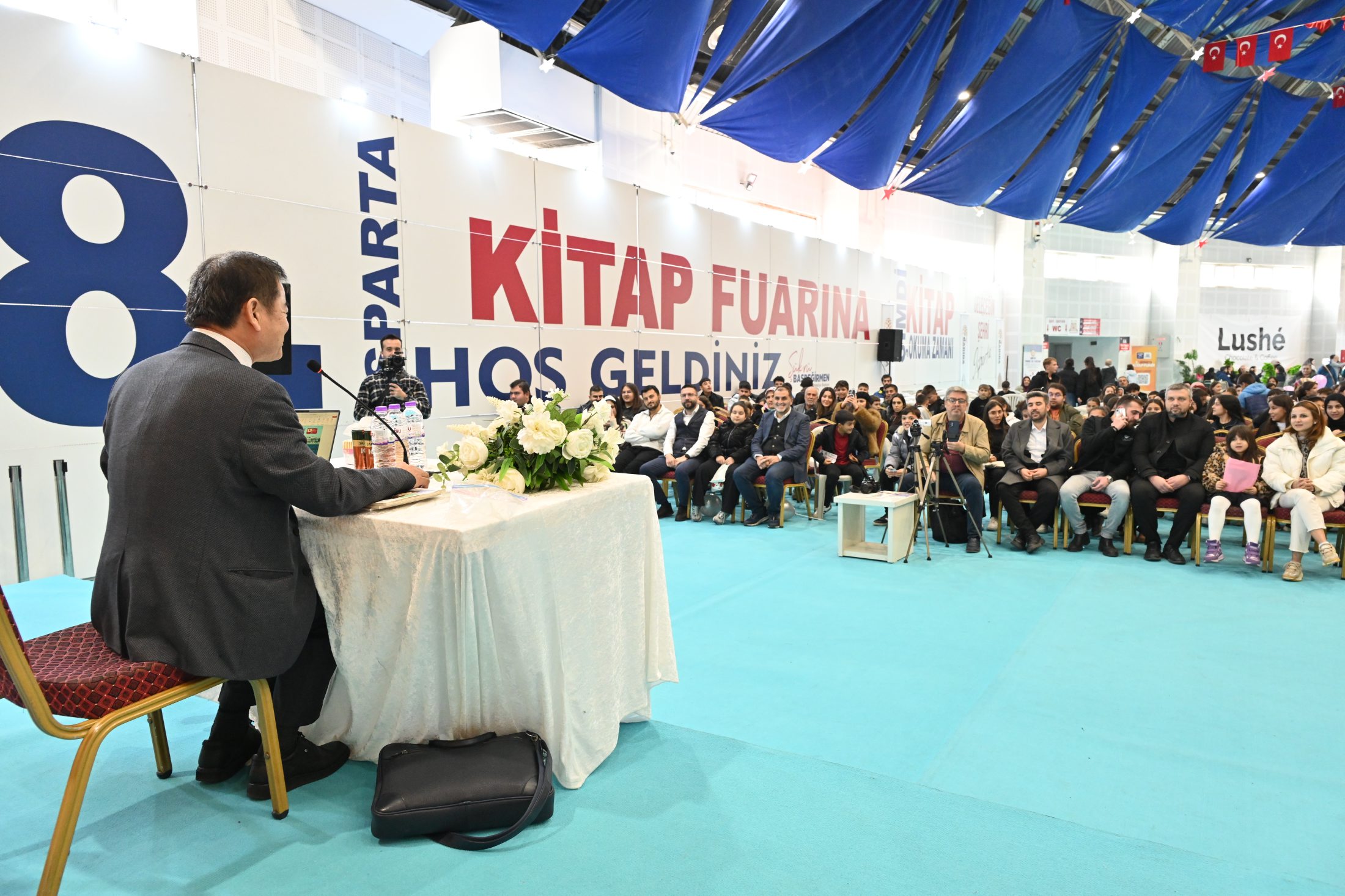 17 12 2025 8. Isparta Kitap Fuari Deprem Uzmani Yoshinori Moriwaki Soylesi (2)