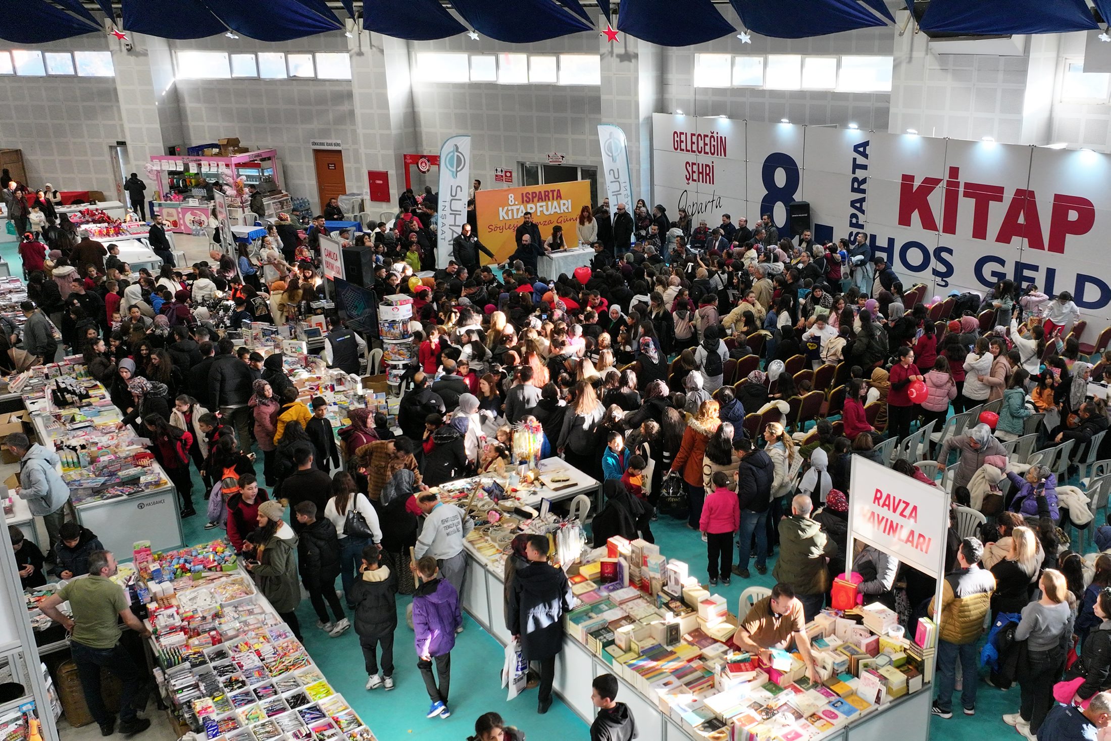 17 12 2025 Melis Fis 8. Isparta Kitap Fuari (11)