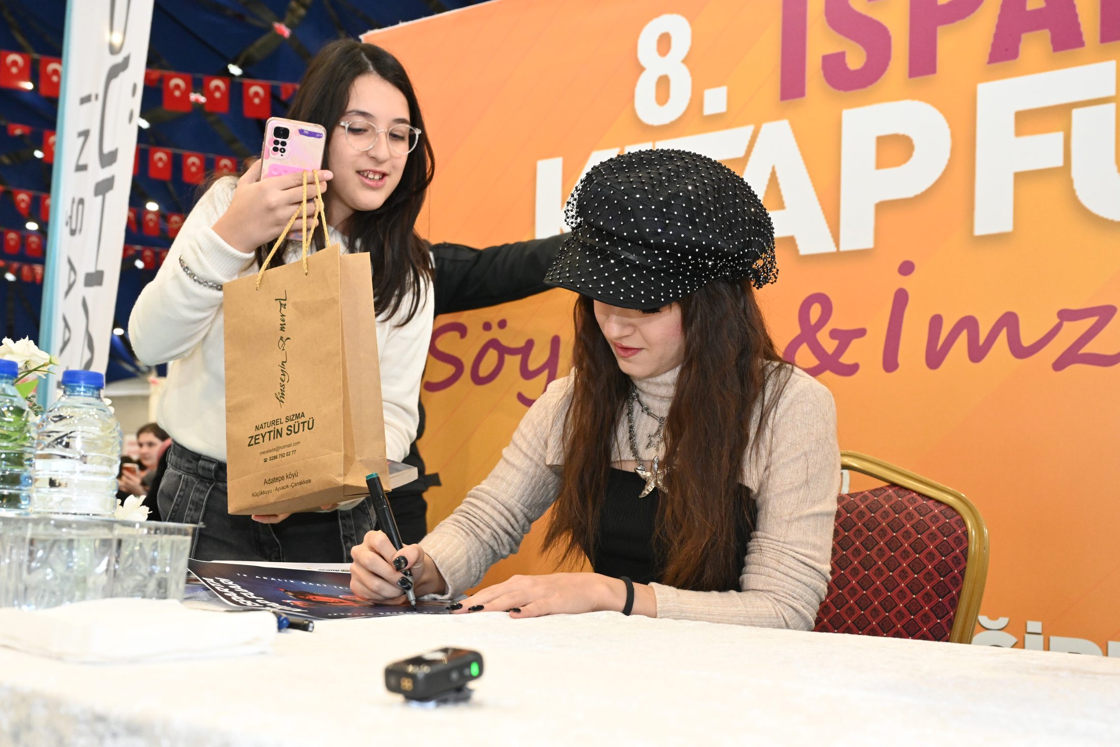 17 12 2025 Melis Fis 8. Isparta Kitap Fuari (4)