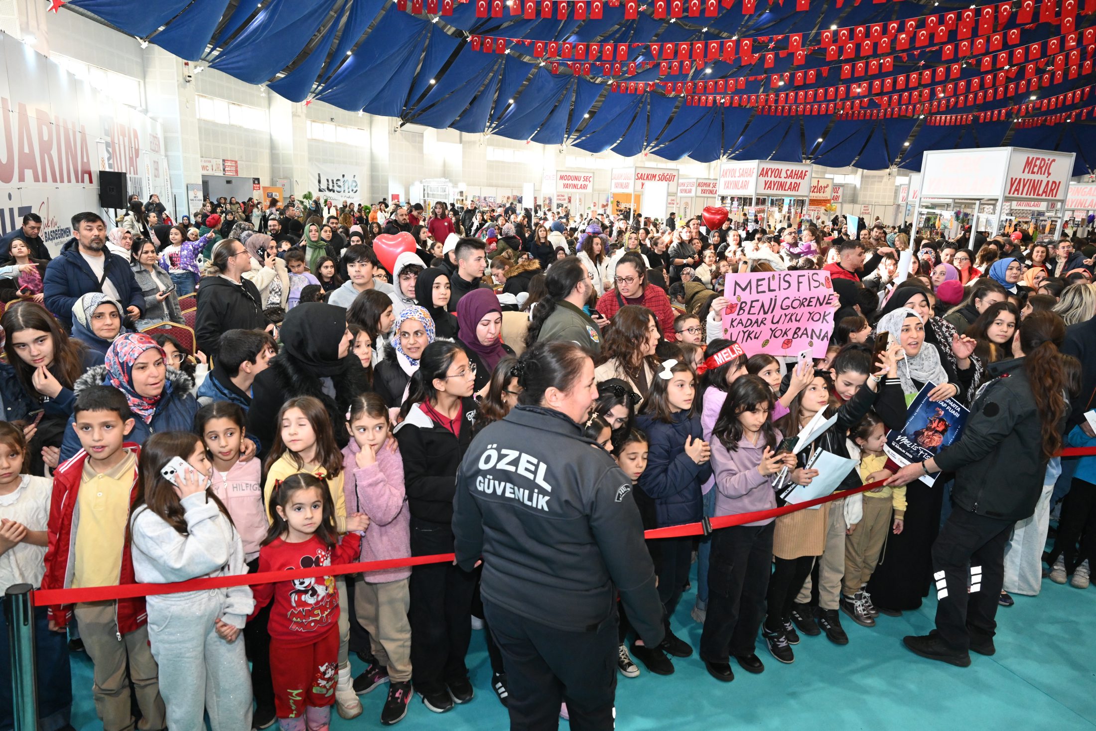 17 12 2025 Melis Fis 8. Isparta Kitap Fuari (5)