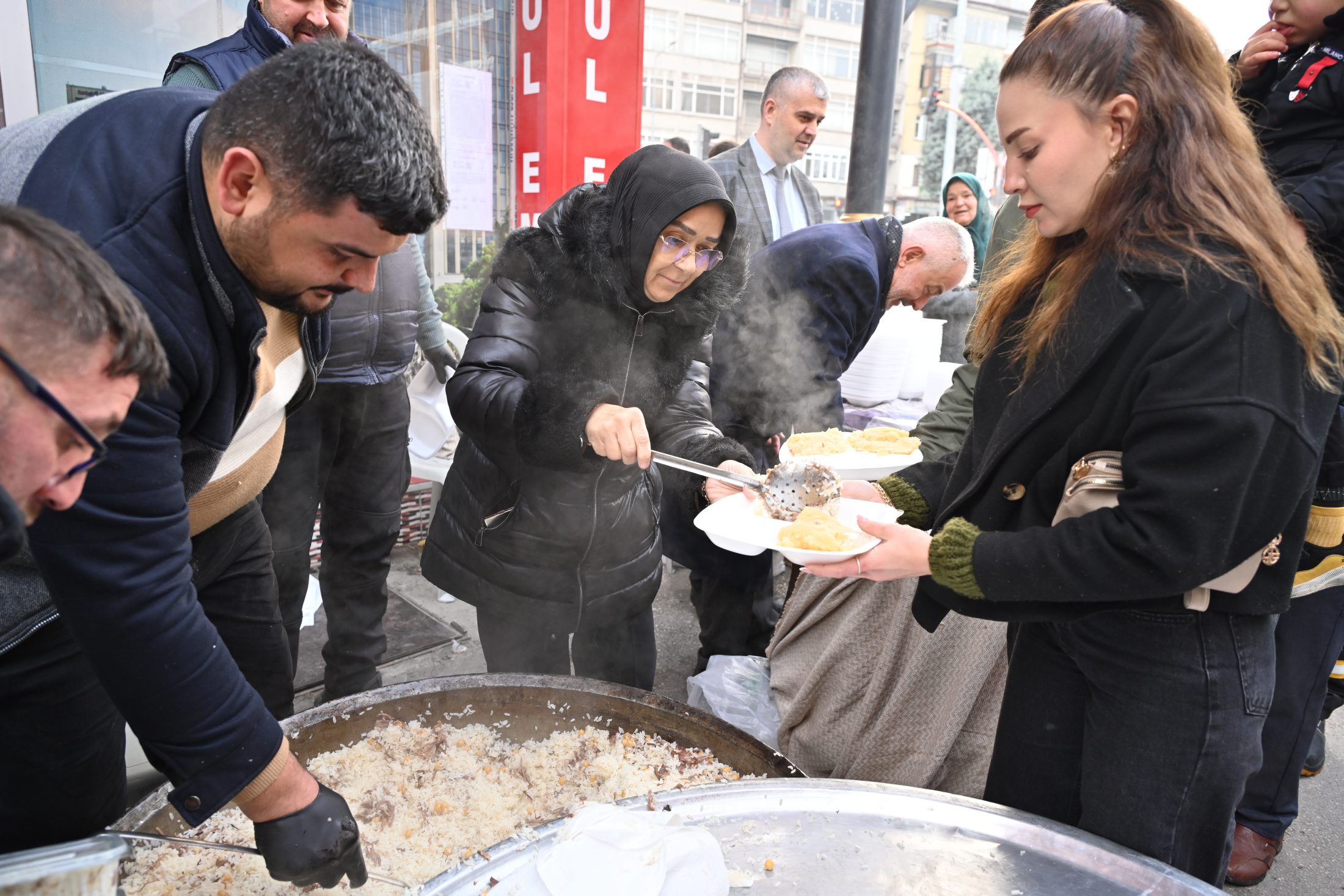 25 12 2025 Baskan Kececi Doganci Cocuk Hediye Sanayi Helva Ikram (6)