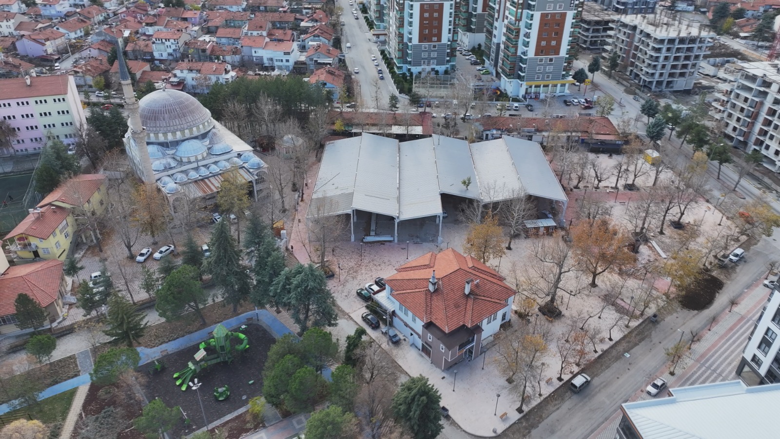 25 12 2025 Gulistan Kapali Pazar Yeri Insaat Calisma (3)