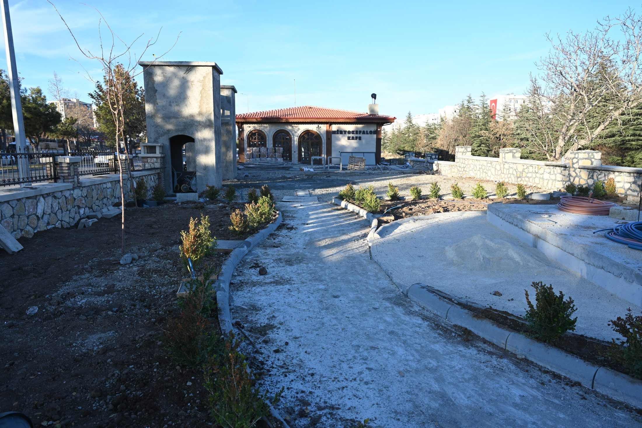 27 12 2025 Minia Isparta Dioramik Muze Ve Kafe Cevre Duzenleme Calisma (3)