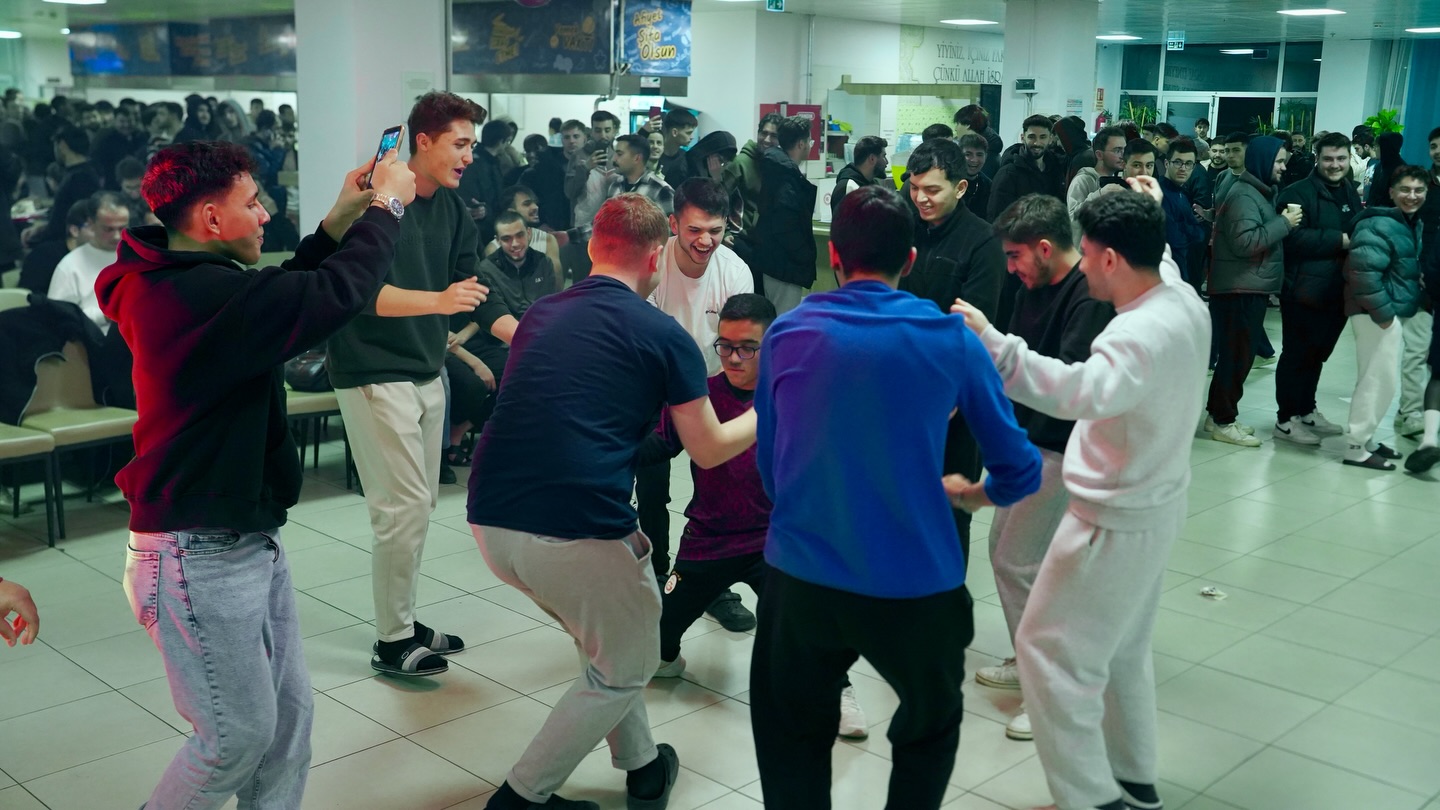 606701944 18308402962270693 1331345235507700751 N