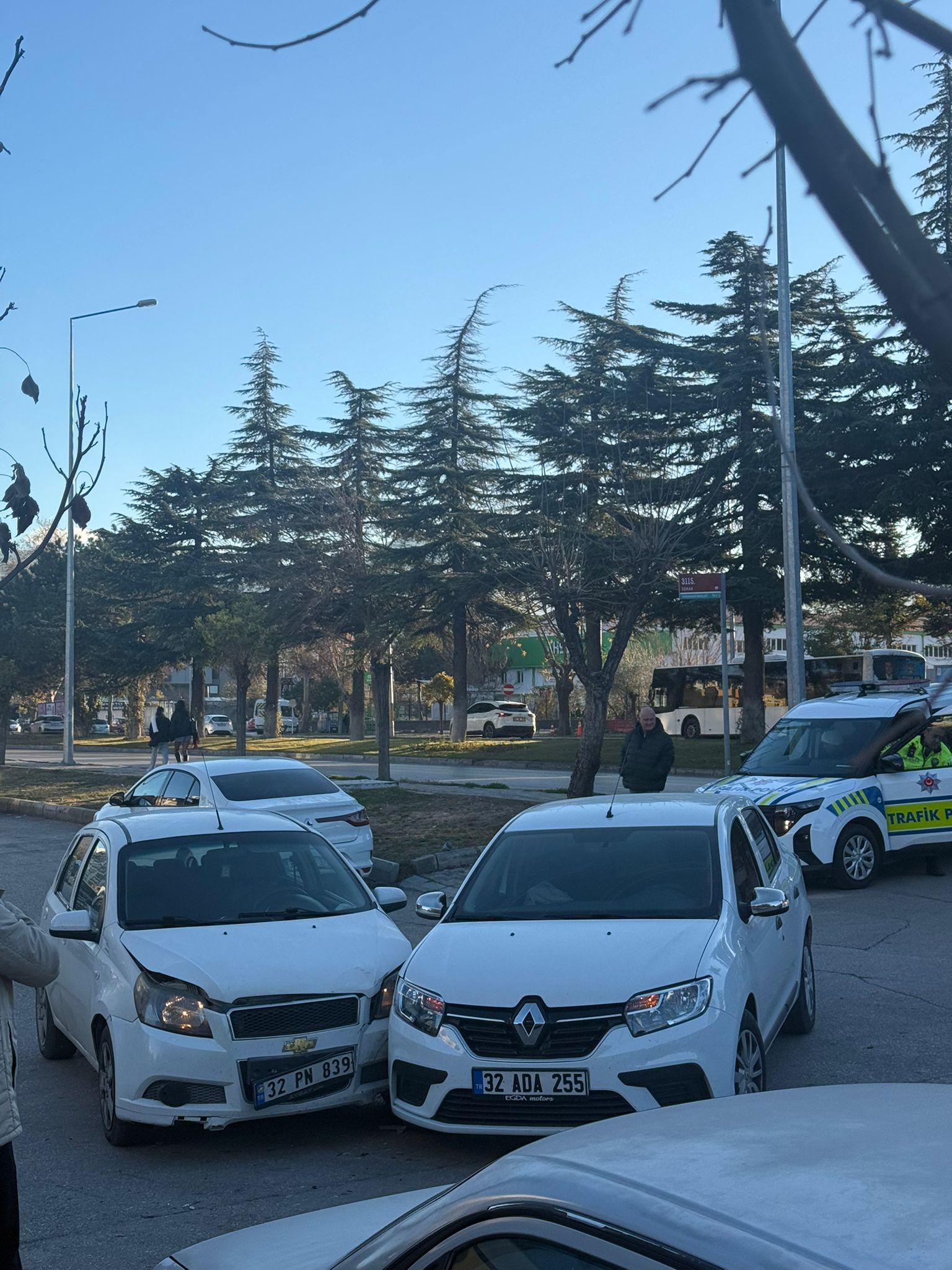 922A7571 8577 4317 B5De B8358711F93C