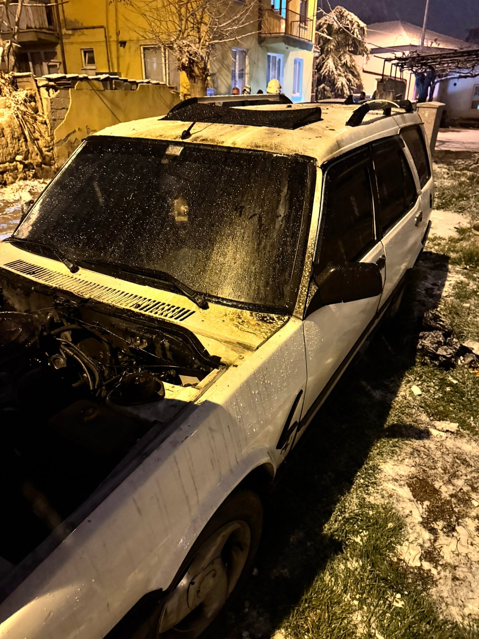 Aracını Ateşe Verdi