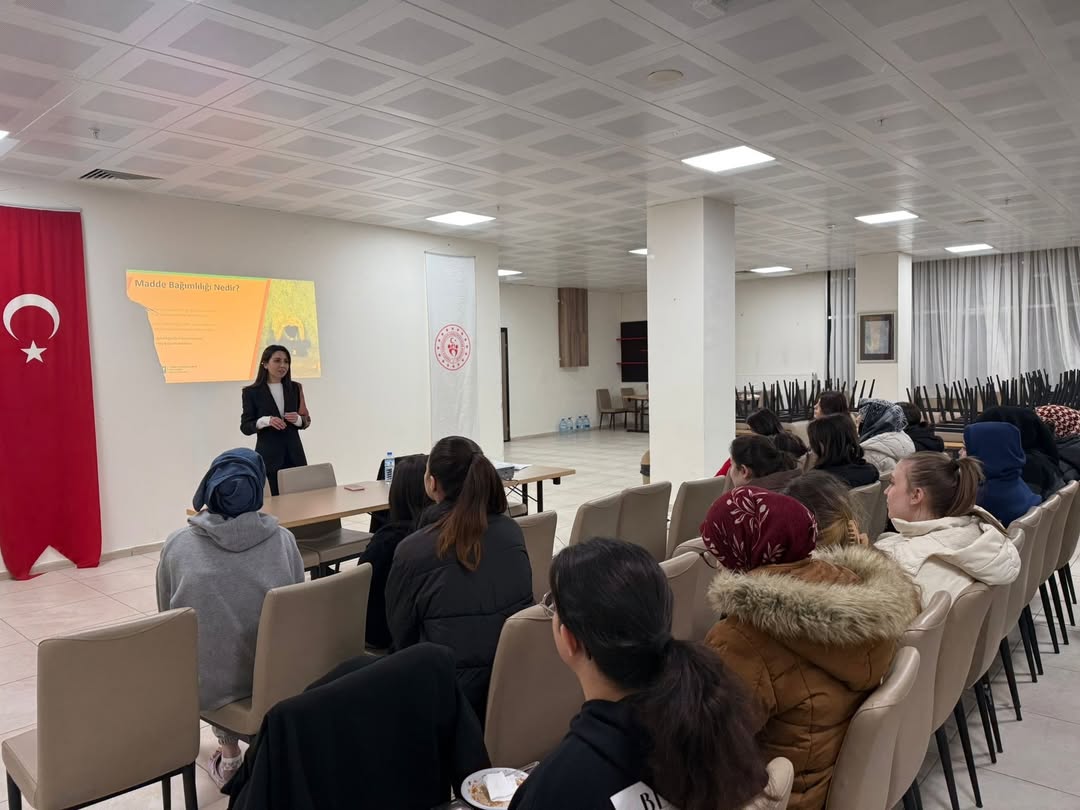 🛡️ Bağımlılıklara Karşı Bilinçleniyoruz🌍 Bugünün Bilinçli Genci, Yarının Umuduyurt Müdürlüğümü (4)