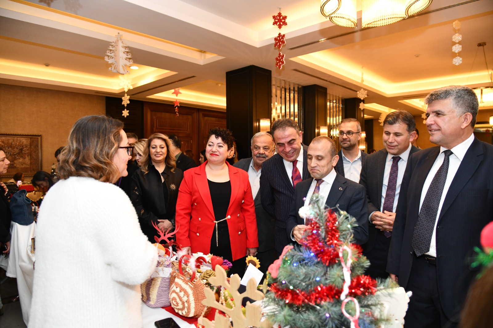 F8A9E754 9B16 4Ce5 824F C31Ff31C0124-1