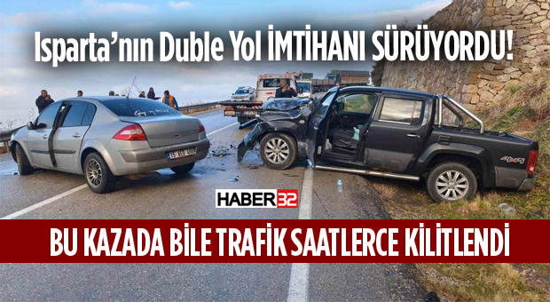 Eğirdir'de iki otomobil çarpıştı, trafik felç oldu!