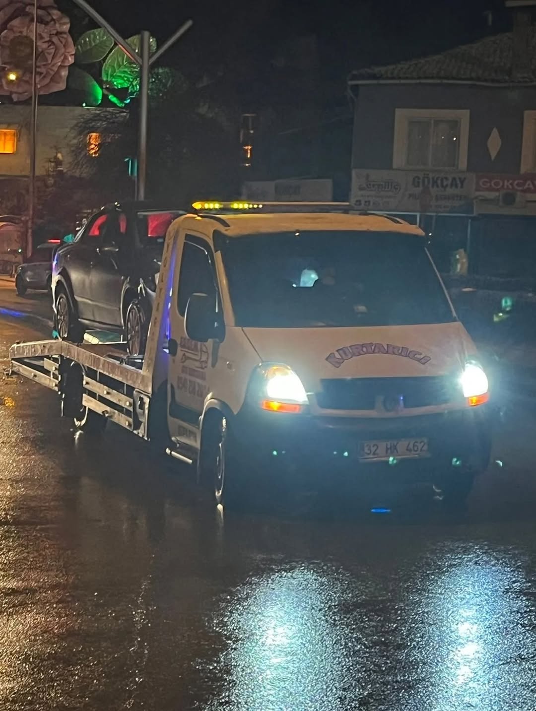 🔴 Isparta’da Dün Akşam Saatlerinde Gökçay Kavşağı’nda Ters Yönde Ilerleyen Otomobil, Karşıdan G