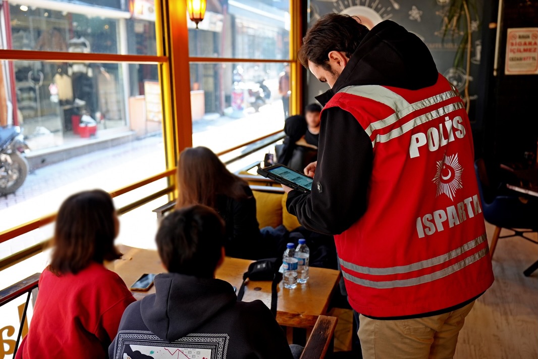 🚔 Okul Önleri̇ Ve Asayi̇ş Uygulamasi 🚔📷 İl Merkezi, Atabey 📅 26.12.2025 Günü Il Merkezi Ve Ilç (2)