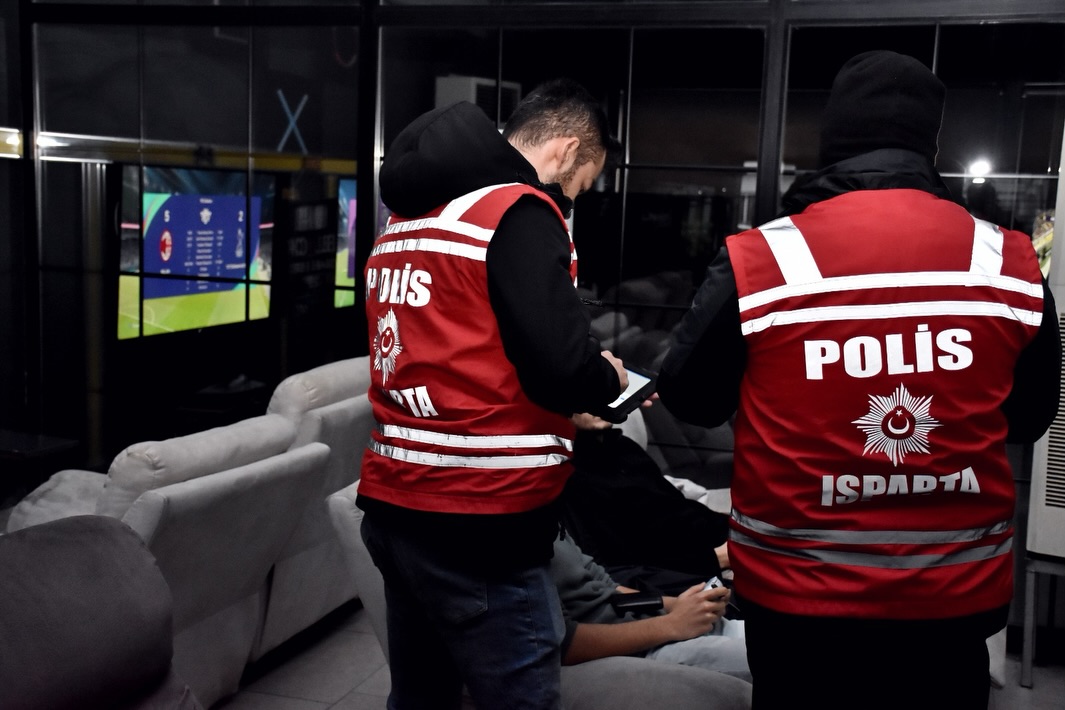 🚔 Okul Önleri̇ Ve Asayi̇ş Uygulamasi 🚔📷 İl Merkezi, Atabey 📅 26.12.2025 Günü Il Merkezi Ve Ilç