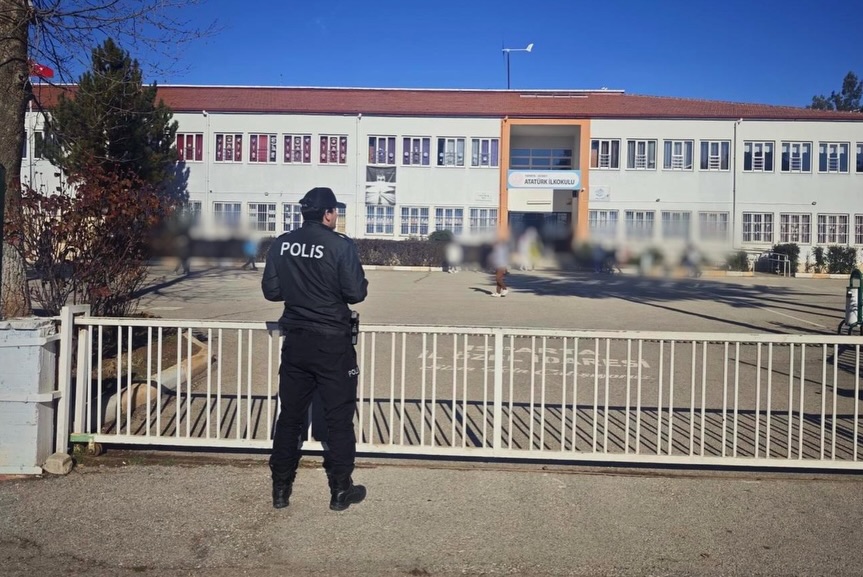 🚔 Okul Önleri̇ Ve Asayi̇ş Uygulamasi 🚔📷 İl Merkezi, Gelendost, Aksu, Atabey🗓️ 29.12.2025 Günü (3)
