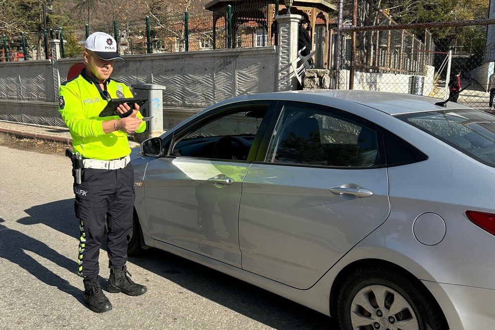 🚔 Okul Önleri̇ Ve Asayi̇ş Uygulamasi 🚔📷 İl Merkezi, Gelendost, Aksu, Yenişarbademli🗓 17.12.202 (1)