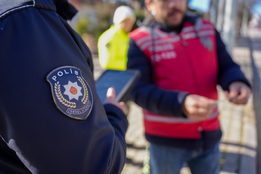 🚔 Okul Önleri̇ Ve Asayi̇ş Uygulamasi 🚔📷 İl Merkezi, Gelendost, Yenişarbademli, Gönen🗓 15.12.20-1