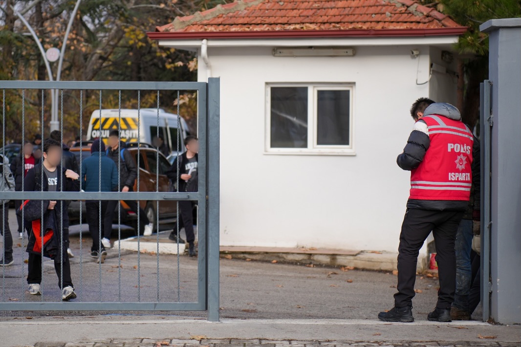 🚔 Okul Önleri̇ Ve Asayi̇ş Uygulamasi 🚔📷 İl Merkezi, Senirkent, Aksu, Şarkikaraağaç🗓 03.12.2025 (2)