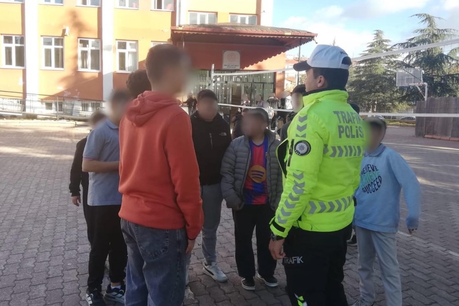 🚔 Okul Önleri̇ Ve Asayi̇ş Uygulamasi 🚔📷 İl Merkezi, Uluborlu, Sütçüler, Yalvaç🗓 16.12.2025 Gün-3