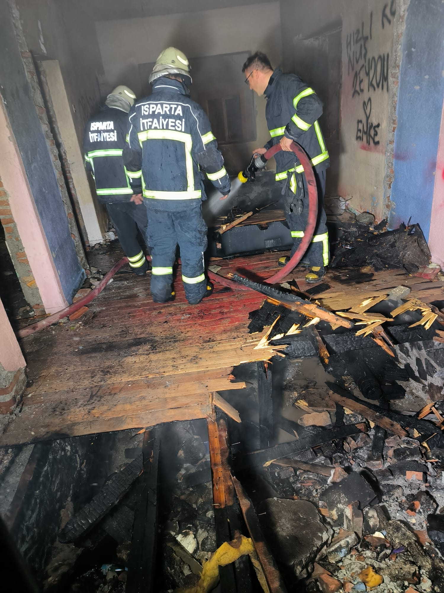 Yangın Metruk Bina (1)