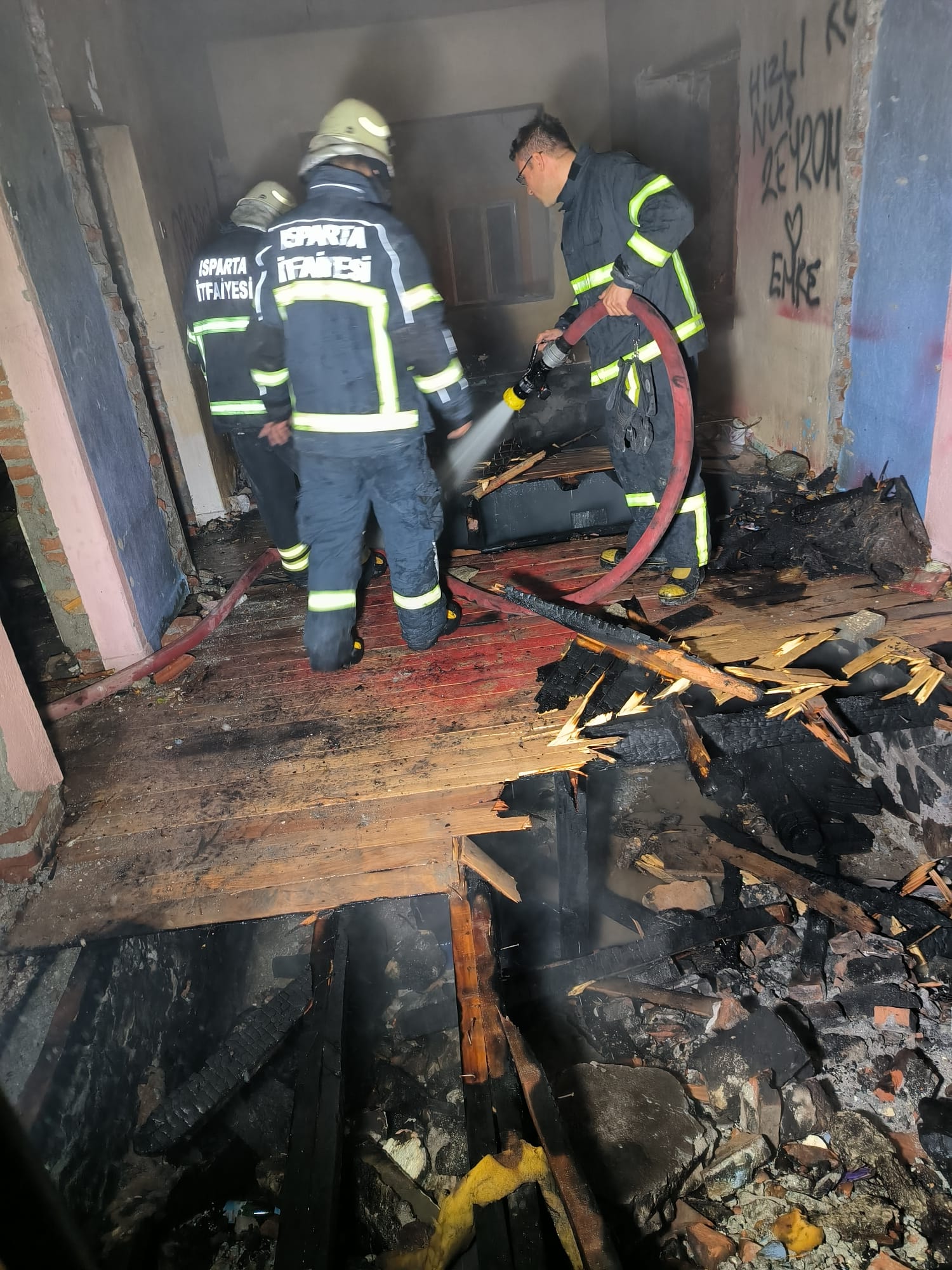 Yangın Metruk Bina (2)