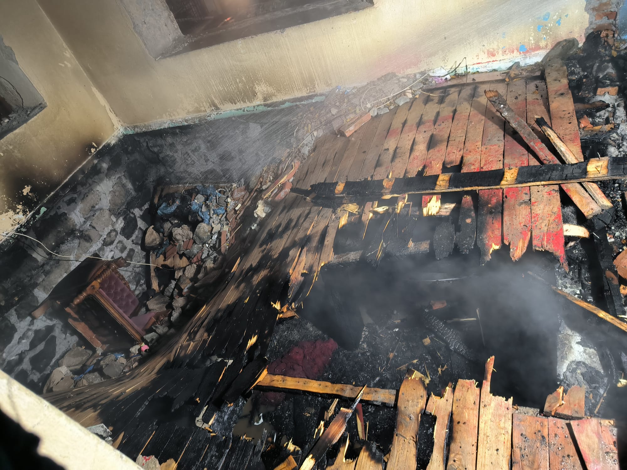 Yangın Metruk Bina (4)