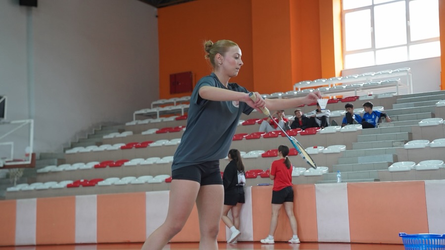 🏸 2025–2026 Okul Sporları Gençler A Badminton İl Birinciliği Müsabakaları Sona Erdi!Dostluğun V