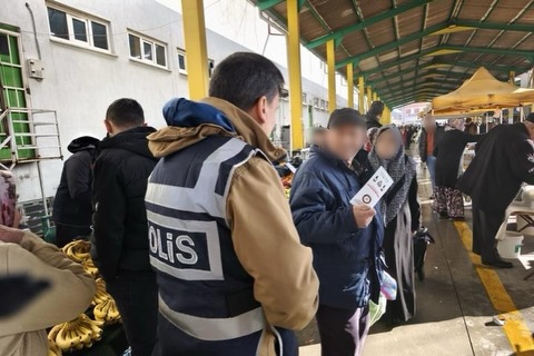 🚨 Bi̇lgi̇lendi̇rme Faali̇yeti̇ 🚨İlçelerimizde Pazar Yerleri Ve Halkın Yoğun Olarak Bulunduğu Alanla (2)