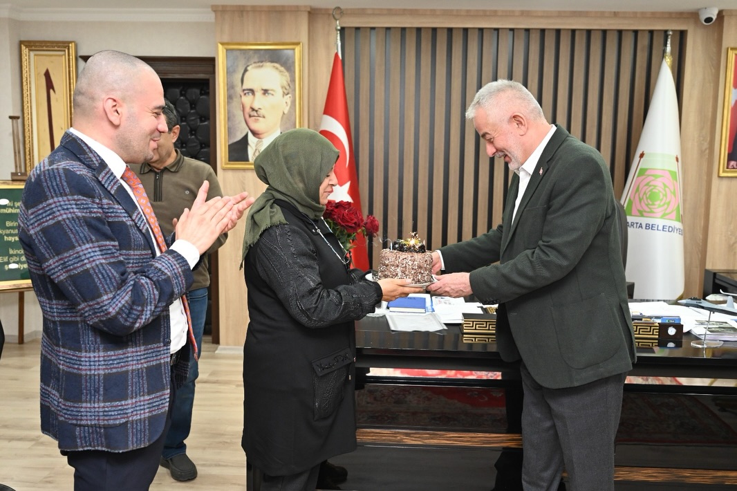 Isparta Gazeteciler Cemiyet Başkanı Sayın Mustafa Baş Ve Değerli Basın Mensuplarımıza Nazik Ziya (2)