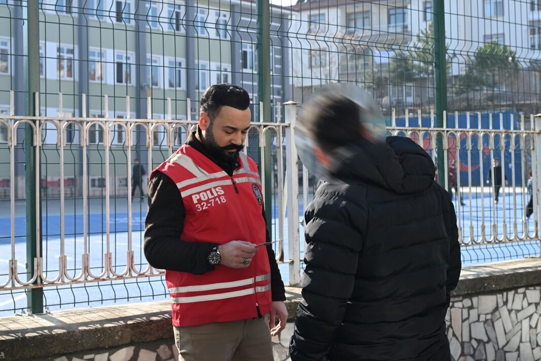🚔 Okul Çevreleri̇nde Güvenli̇k Deneti̇mleri̇🚔📷 İl Merkezi, Eğirdir, Keçiborlu, Gelendost📅 16.01. (2)