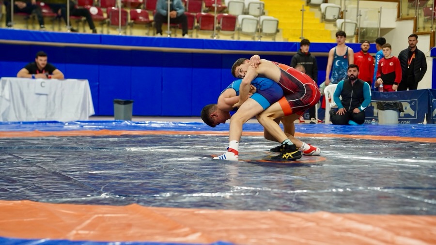 🤼 ♂️ U17 Güreş Grup Müsabakaları Sona Erdi 🤼 ♂️İlimiz Ev Sahipliğinde Gerçekleştirilen U17 Gür (4)